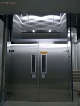 Tovorno dvigalo za prehrambeno industrijo